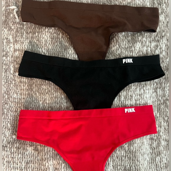 NEW xs VS PINK thongs - Picture 2 of 5